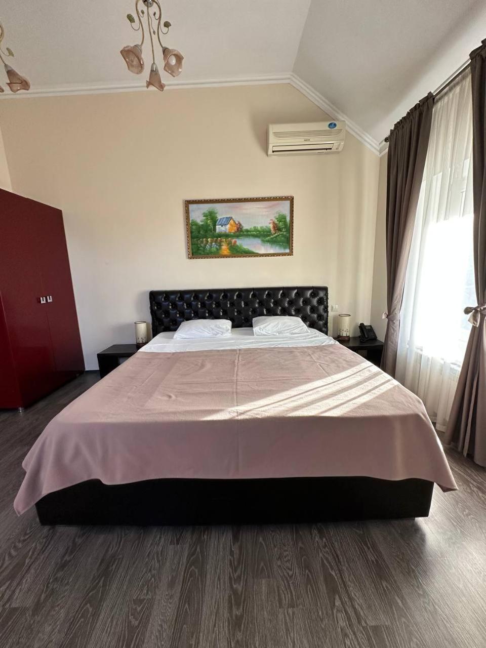 Star Rent Hotel Chisináu Habitación foto